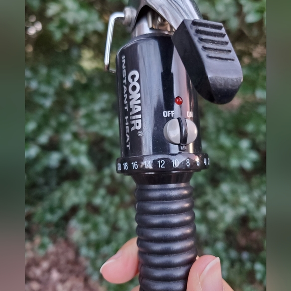 Conair Instant Heat Black Curling Iron| Great Condition & Barely Used - Picture 5 of 8